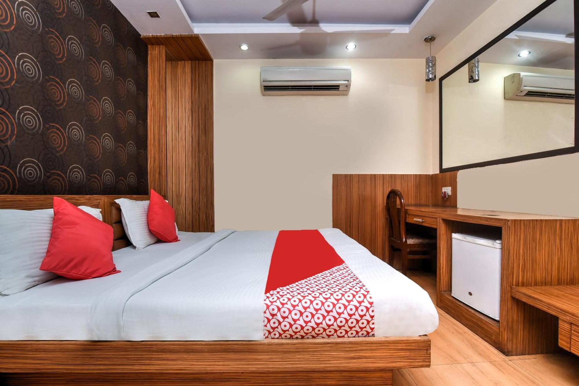 Hotel O Kochar Plaza Delhi  Eksteriør billede
