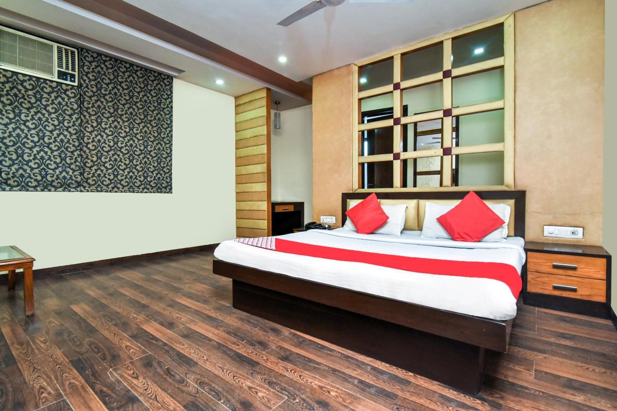 Hotel O Kochar Plaza Delhi  Eksteriør billede