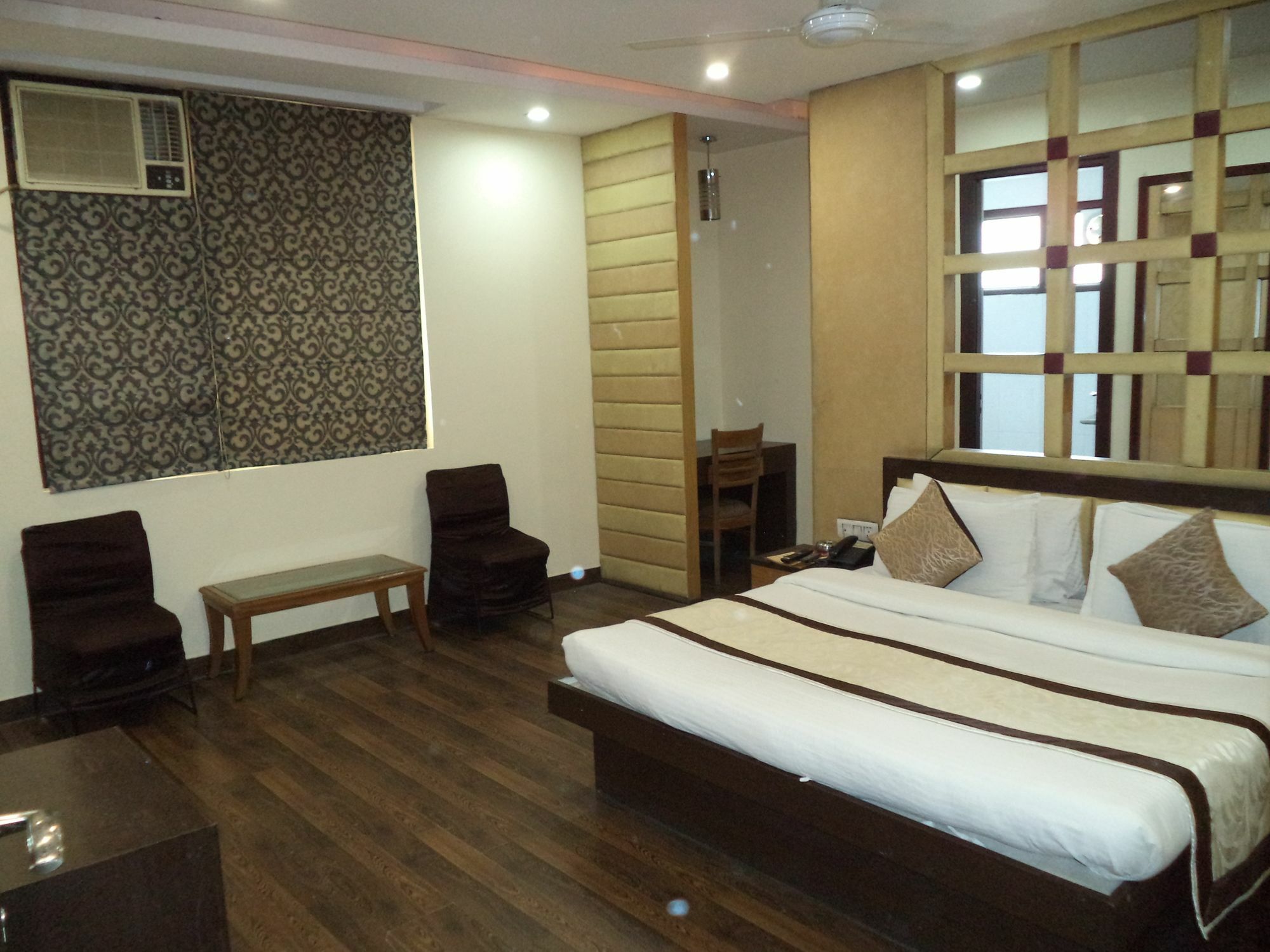Hotel O Kochar Plaza Delhi  Eksteriør billede