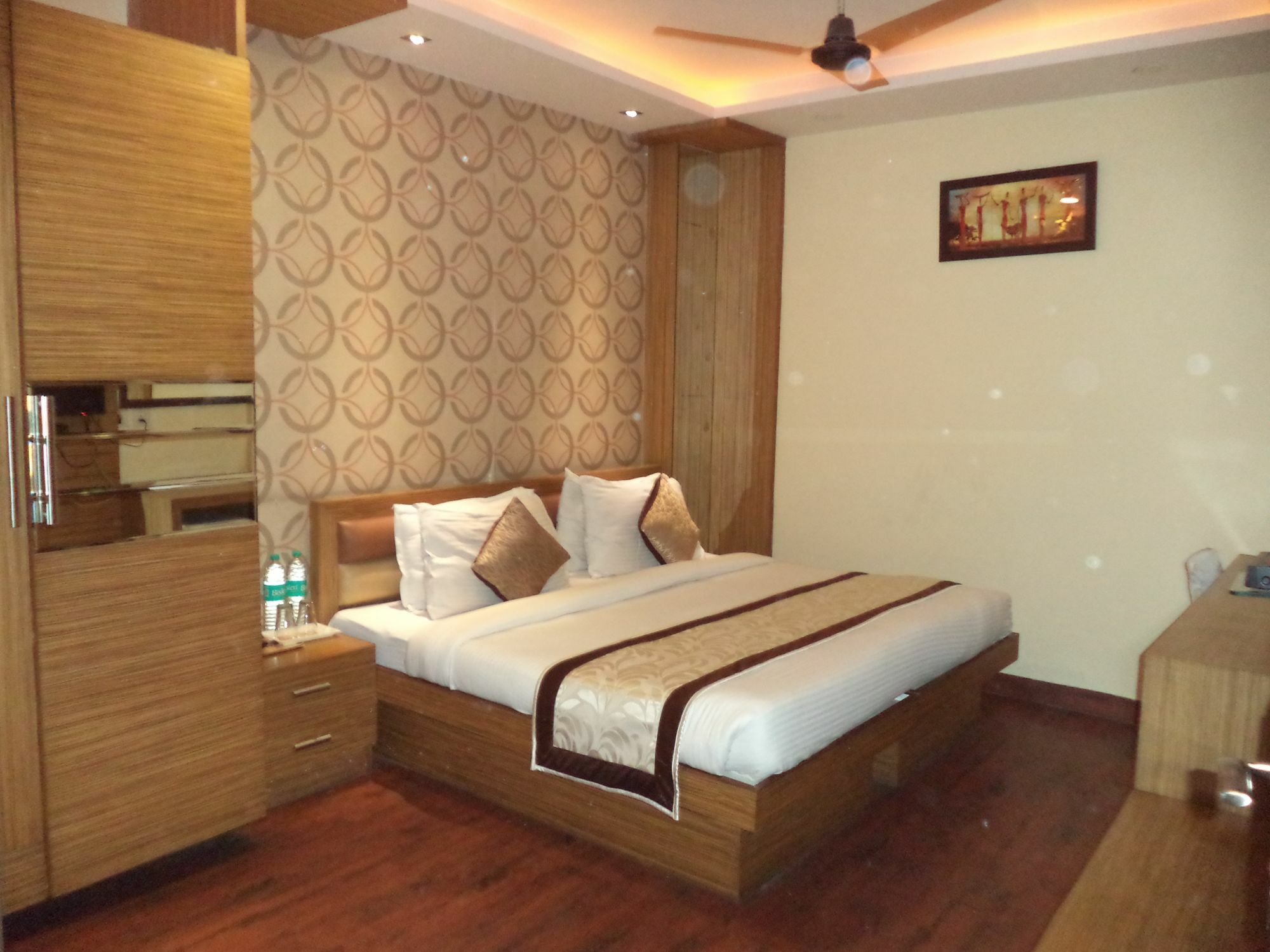 Hotel O Kochar Plaza Delhi  Eksteriør billede